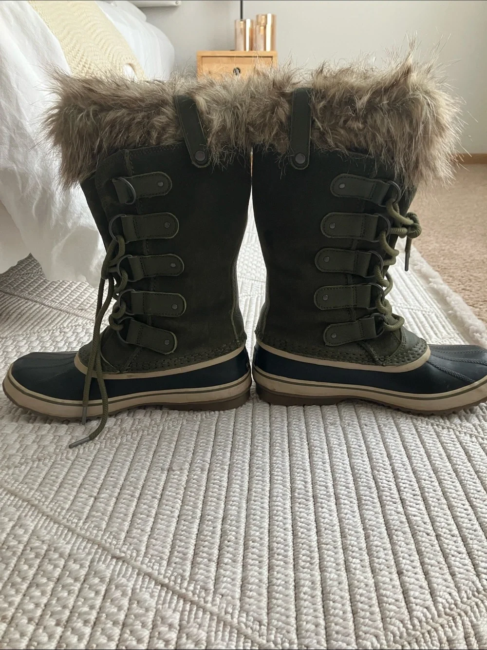 Sorel Olive Green and Black Fur-Trim Lace-Up Winter Boots